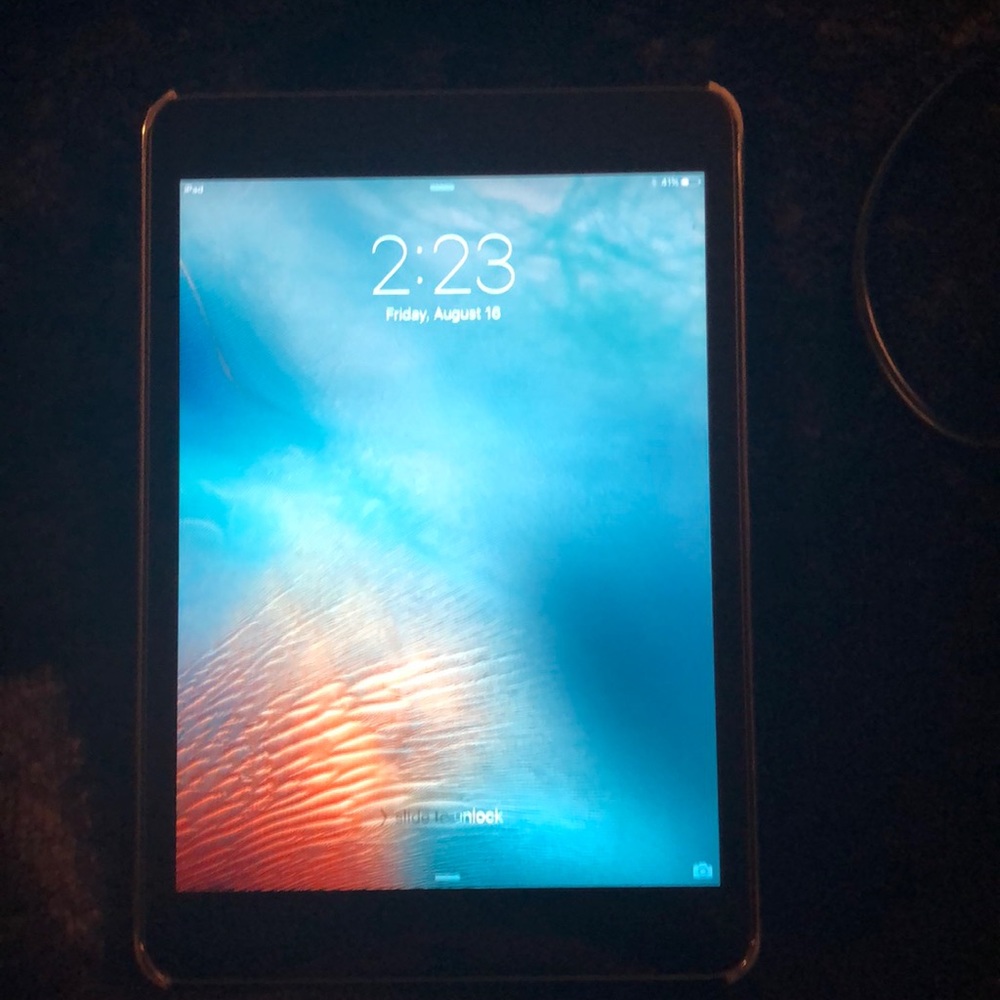 Apple iPad mini generation 3 - Picture 1 of 7